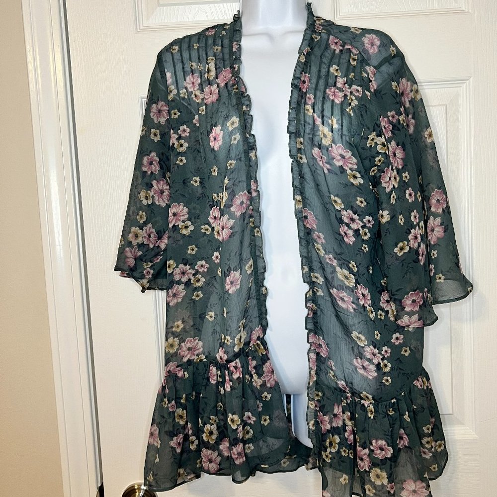 American Eagle Floral Cardigan